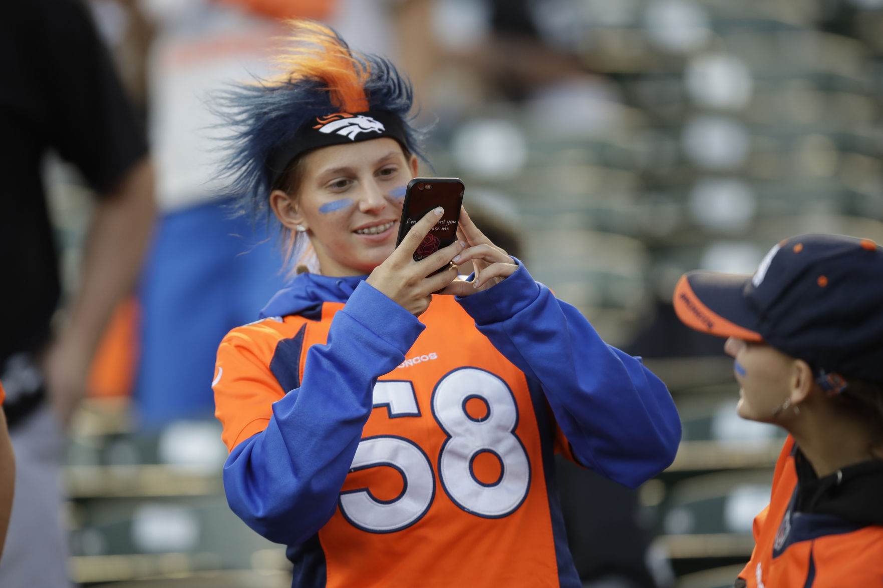 Broncos Raiders Football